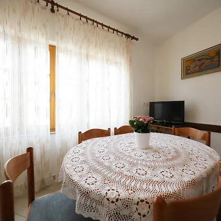 By The Sea Iz, Iz - 27693 Apartment